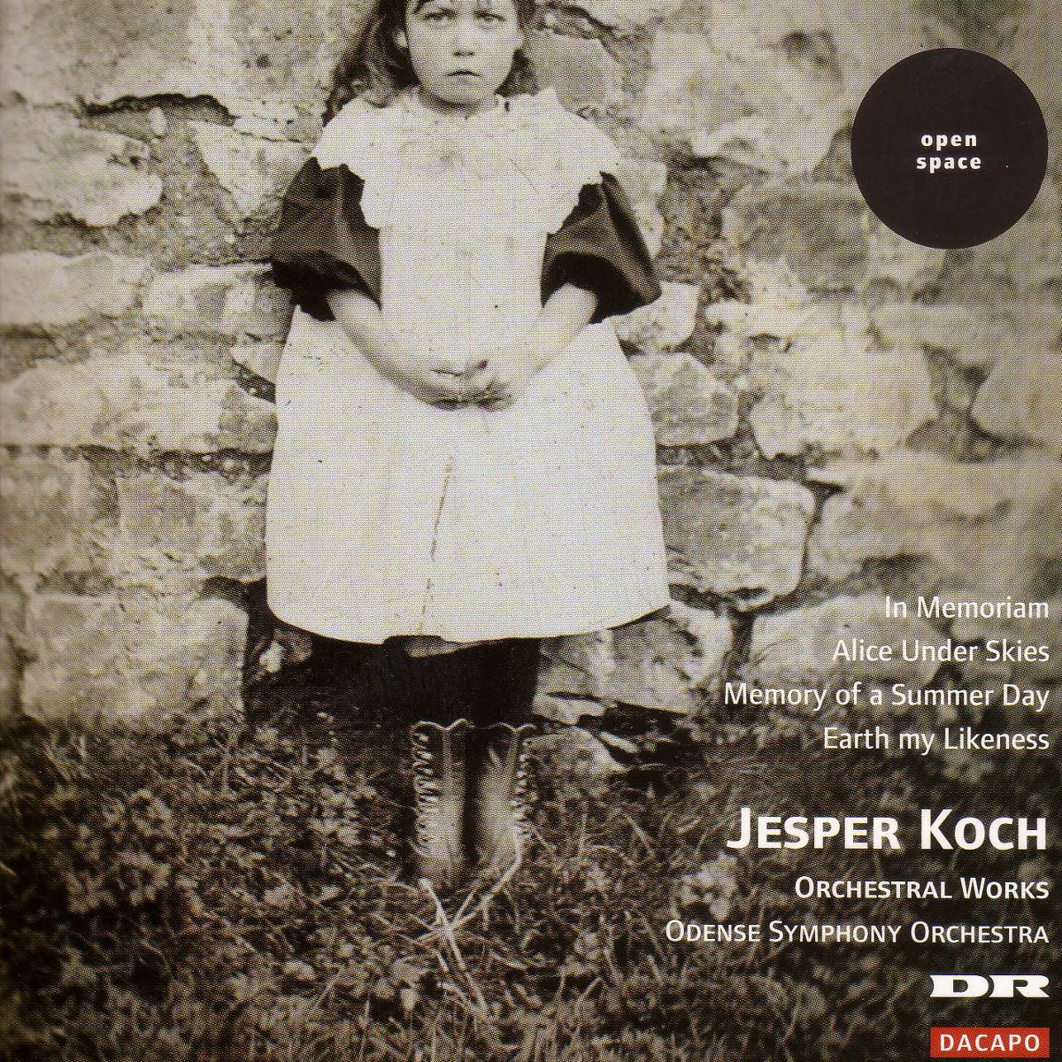 Afbeelding van Odense Symphony Orchestra - Koch: Orchestral Works - In Memoriam | Alice Under Skies | Memory Of A Summer Day | Earth My Likeness