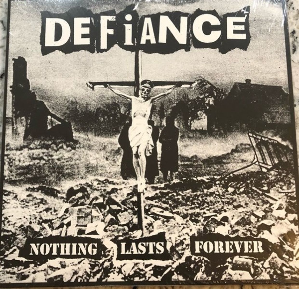 Afbeelding van Defiance - Nothing Lasts Forever
