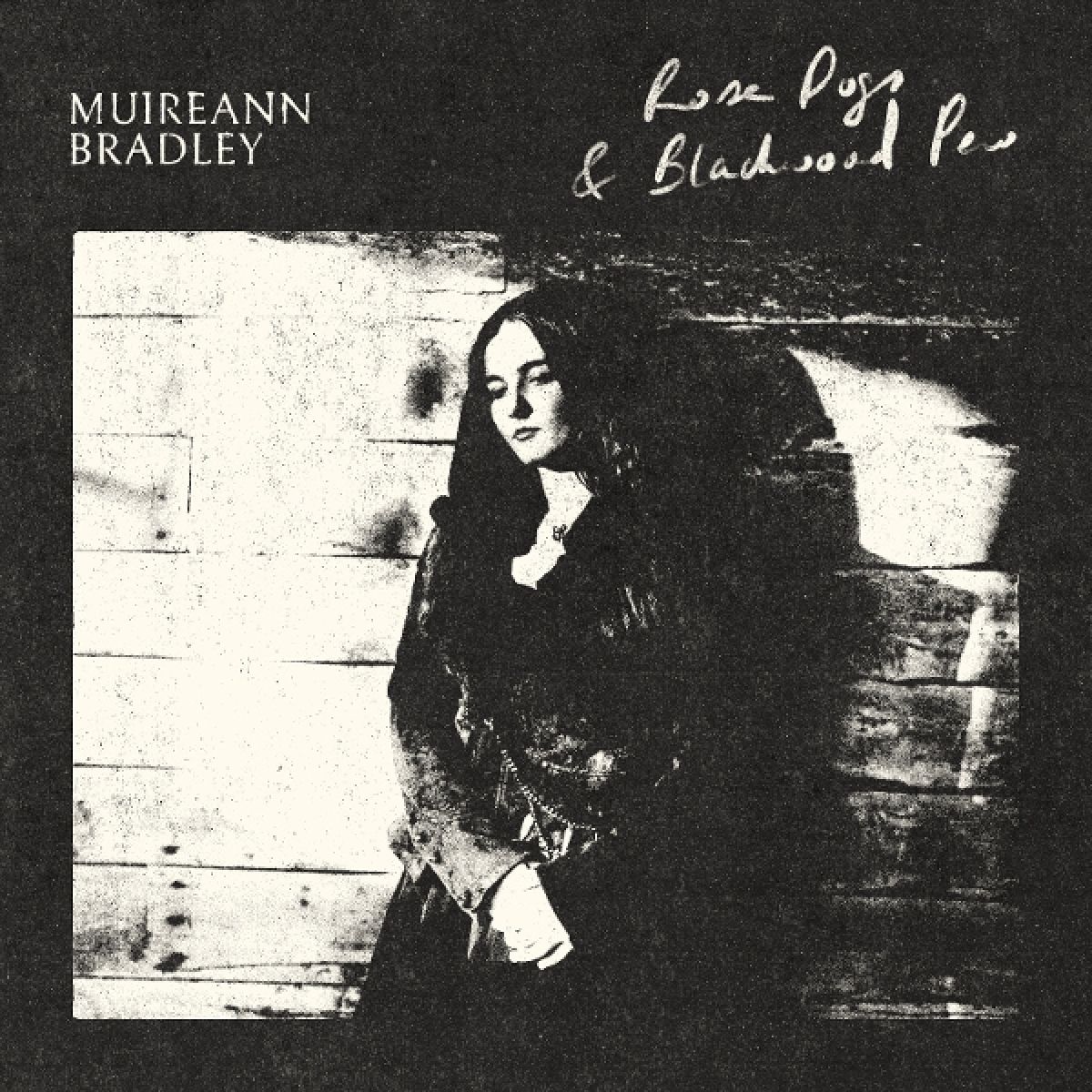 Afbeelding van Muireann Bradley - Rose Dogs & Blackwood Pew
