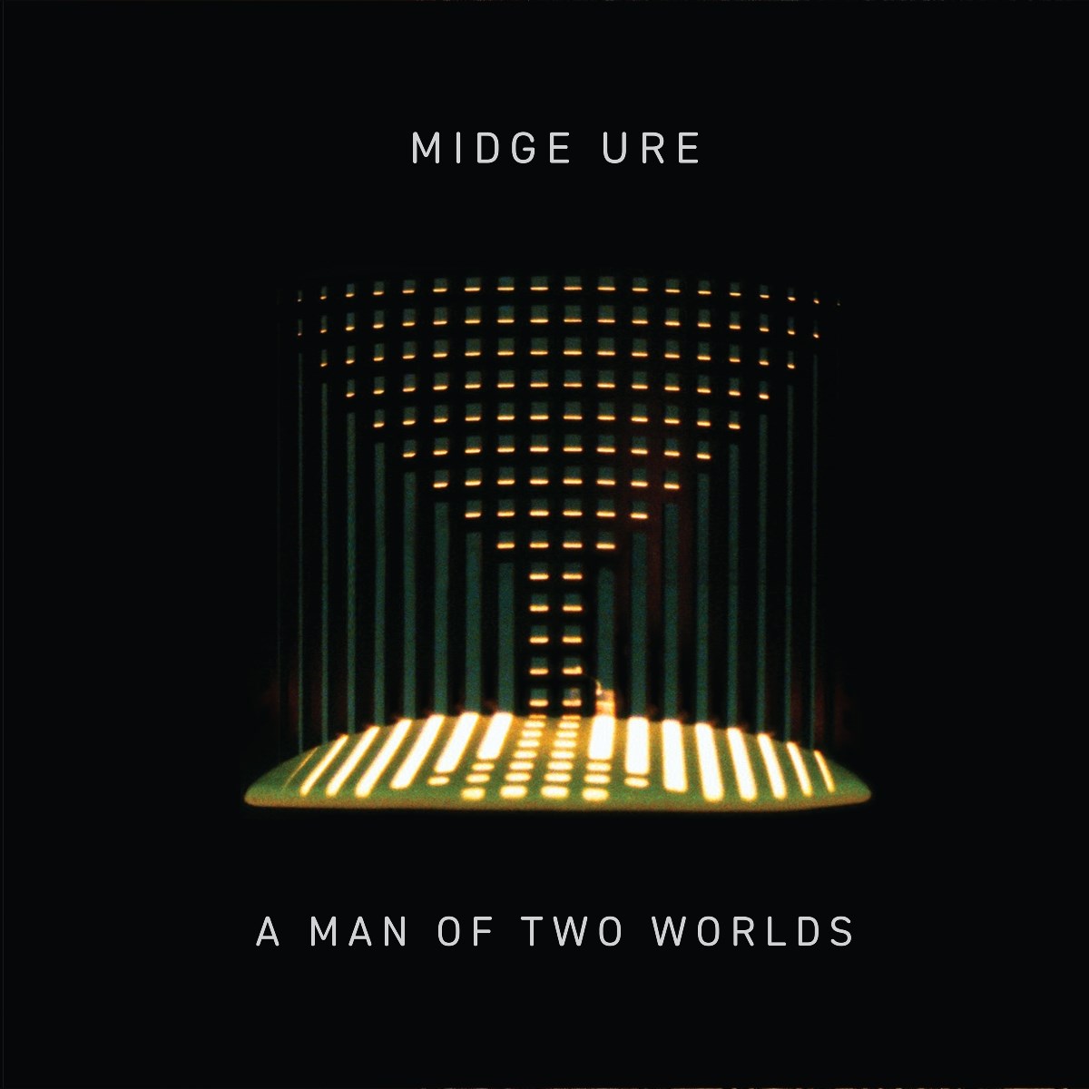 Afbeelding van Midge Ure - A Man Of Two Worlds