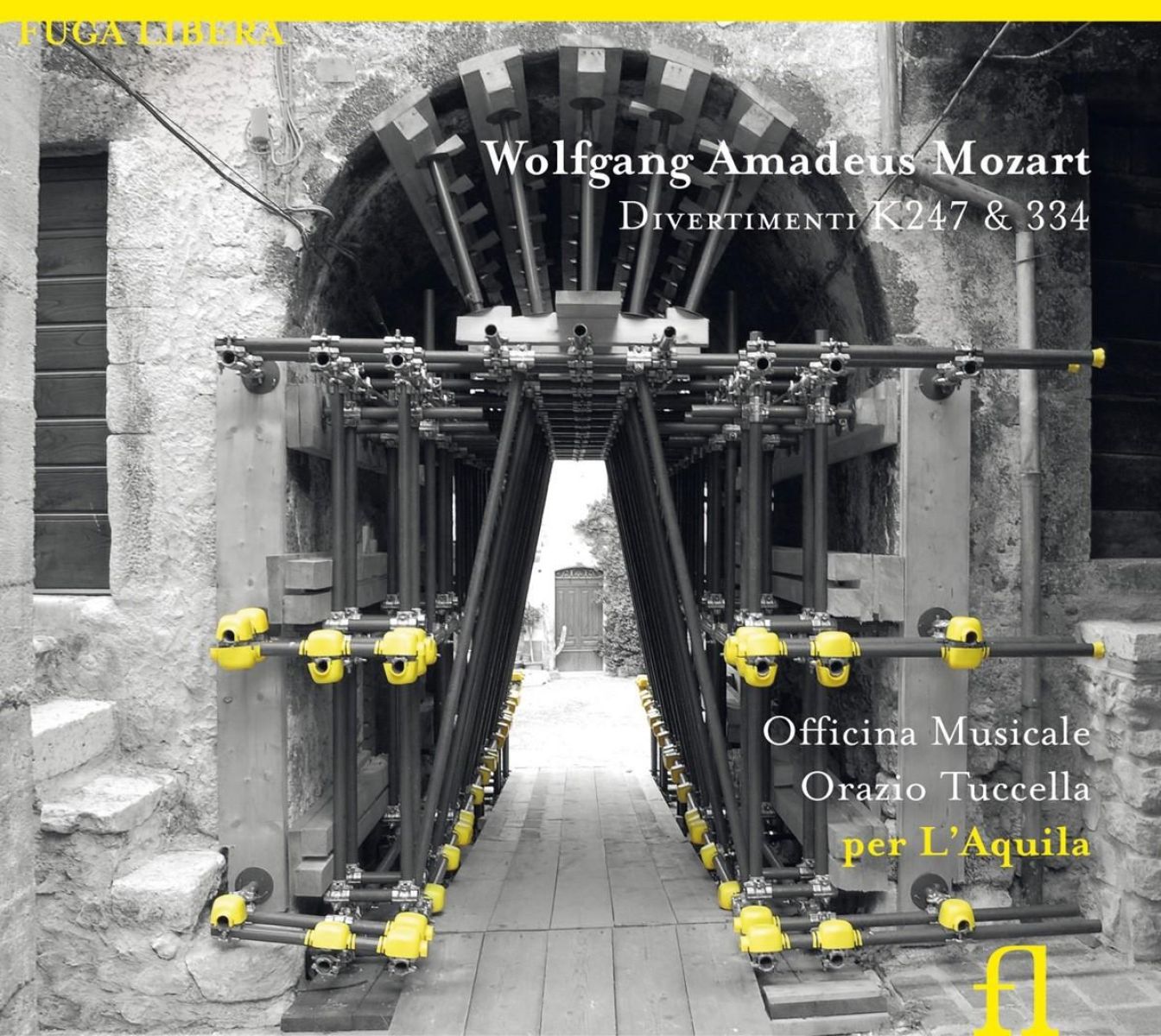 Afbeelding van Officina Musicale, Orazio Tuccella - Mozart: Divertimenti K 247 & 334