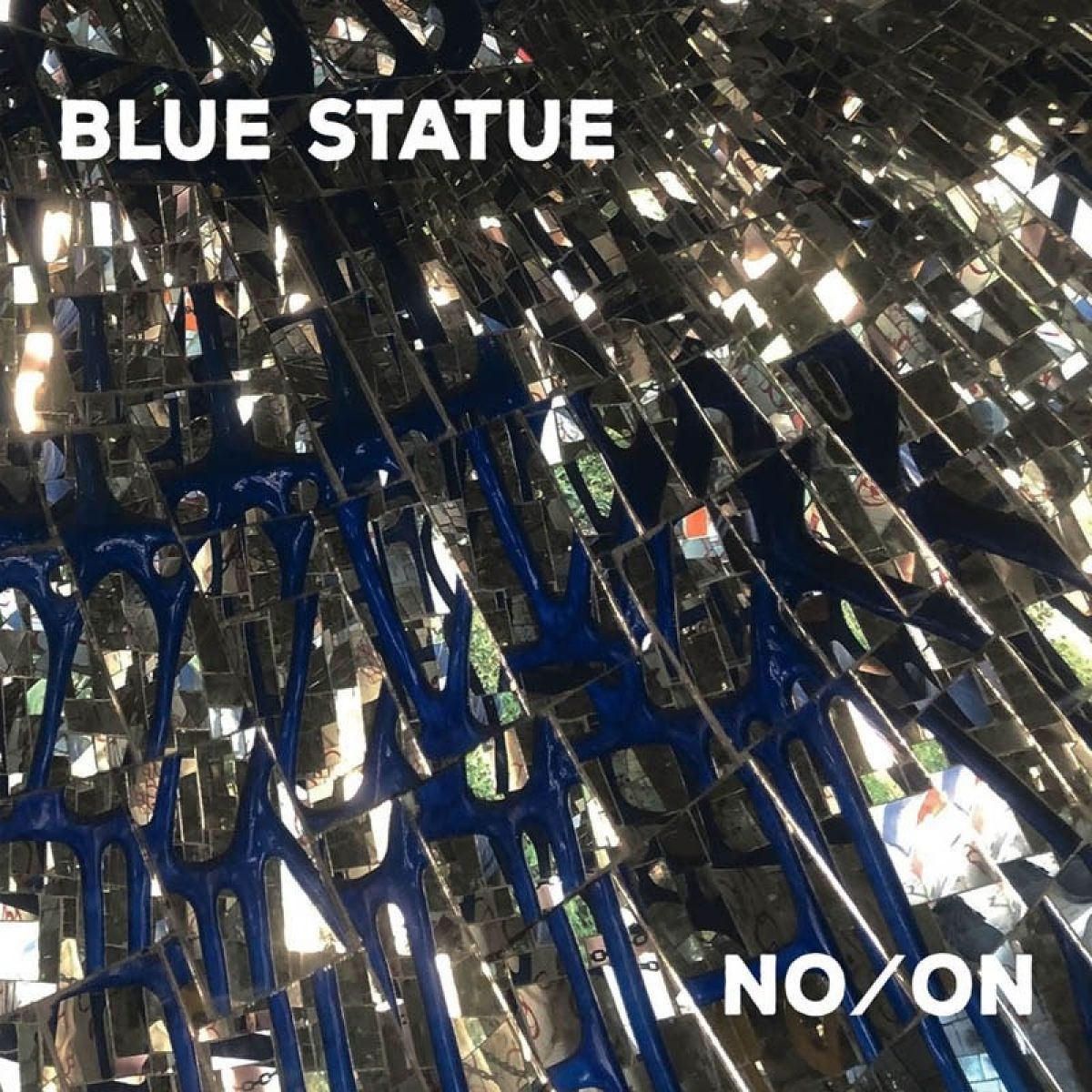 Afbeelding van Blue Statue - No/On