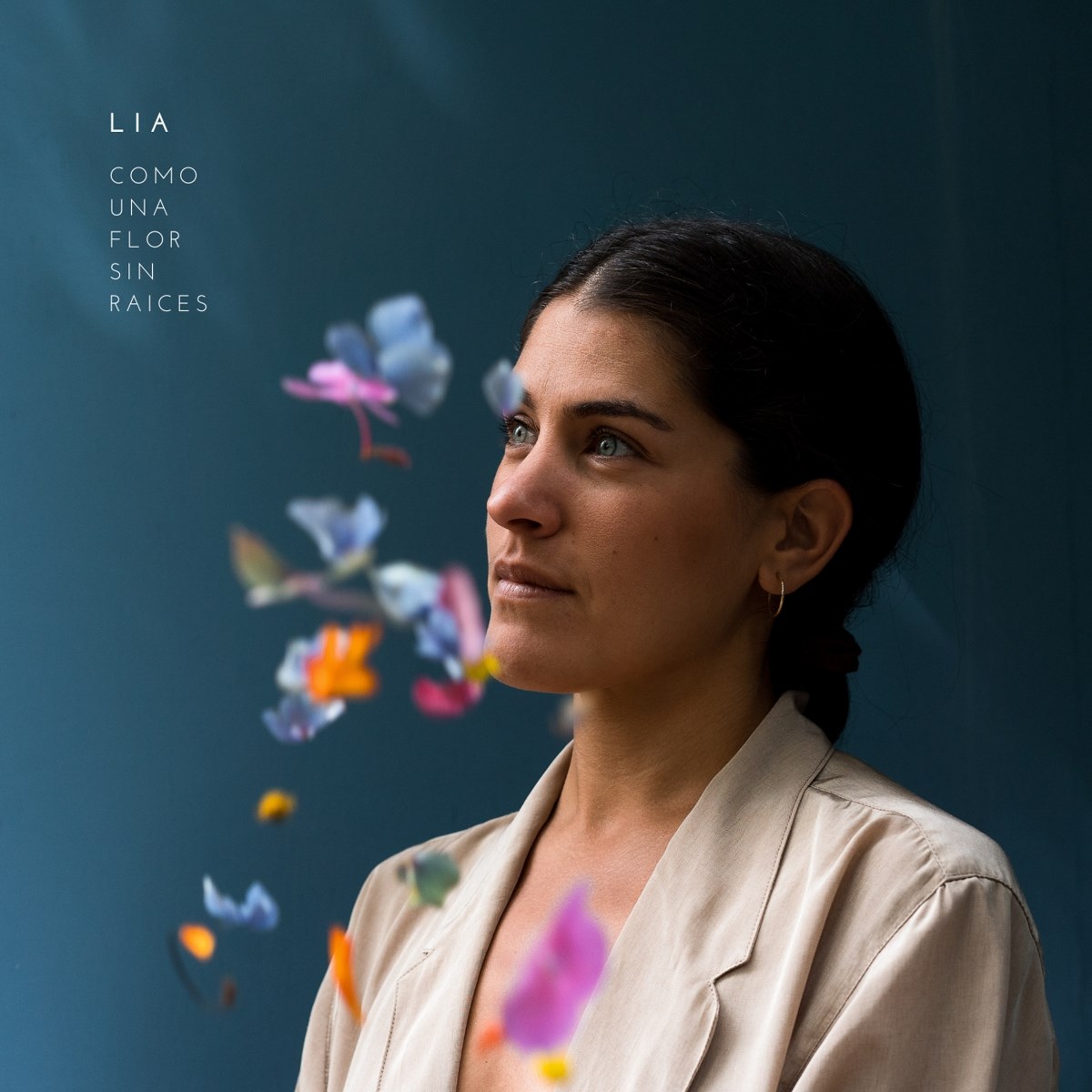 Lia - Como Una Flor Sin Raices