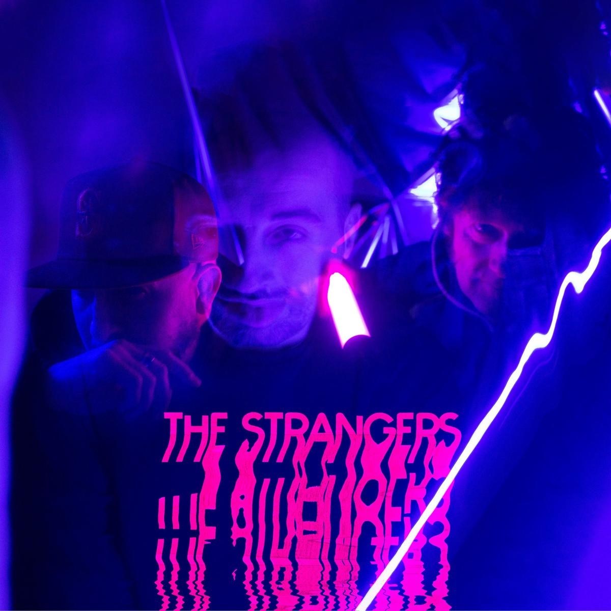 Afbeelding van The Strangers - The Strangers