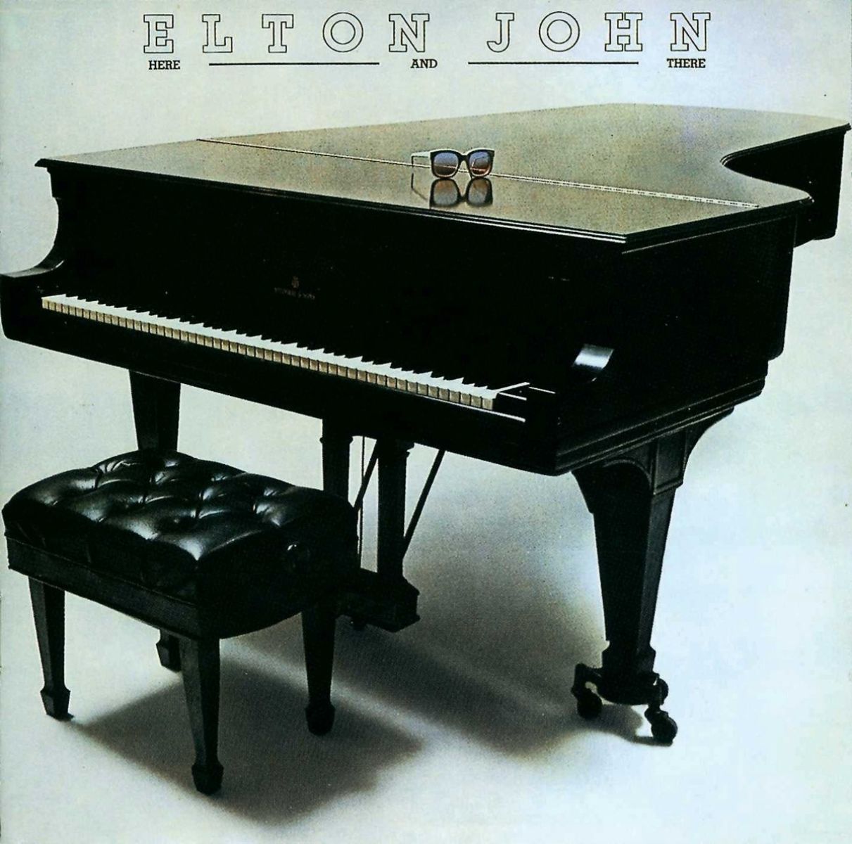Afbeelding van Elton John - Here And There