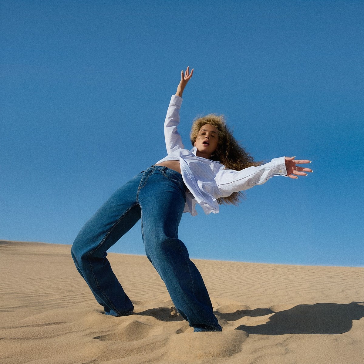 Ella Eyre - Everything In Time